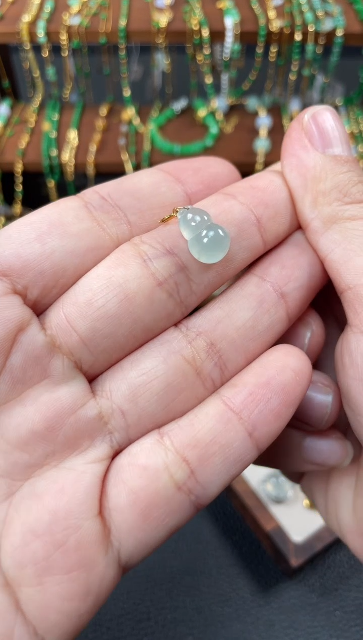 【闪购商品】翡翠吊坠(不含链)18K金镶嵌一个    P303