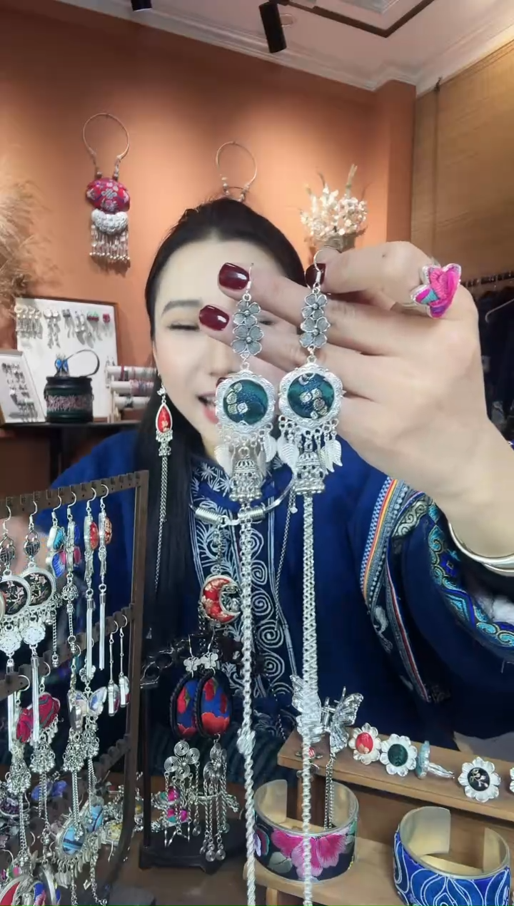 【闪购商品】刺绣纯手工民族风耳环