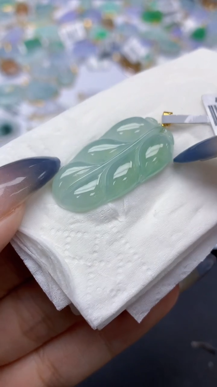 翡翠18K金镶嵌颈饰天然a货翡翠