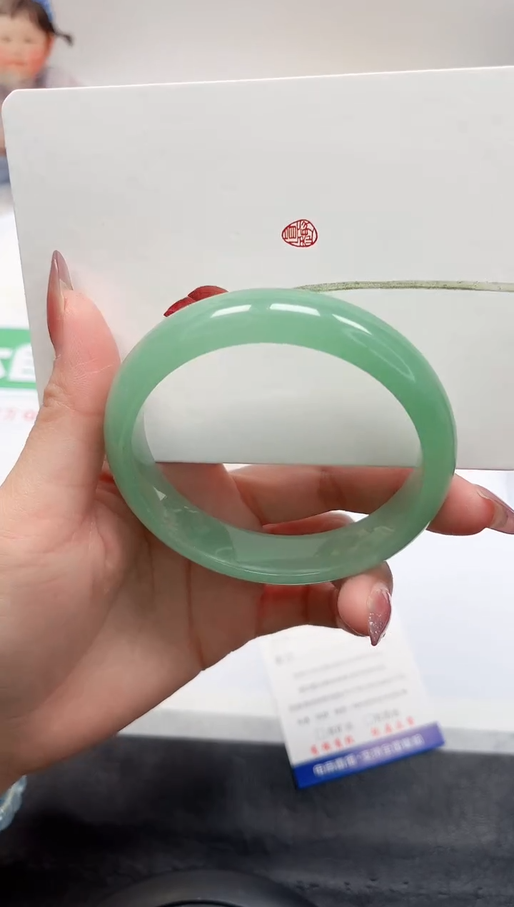 【闪购商品】石英质玉手镯未镶嵌60-62.8.