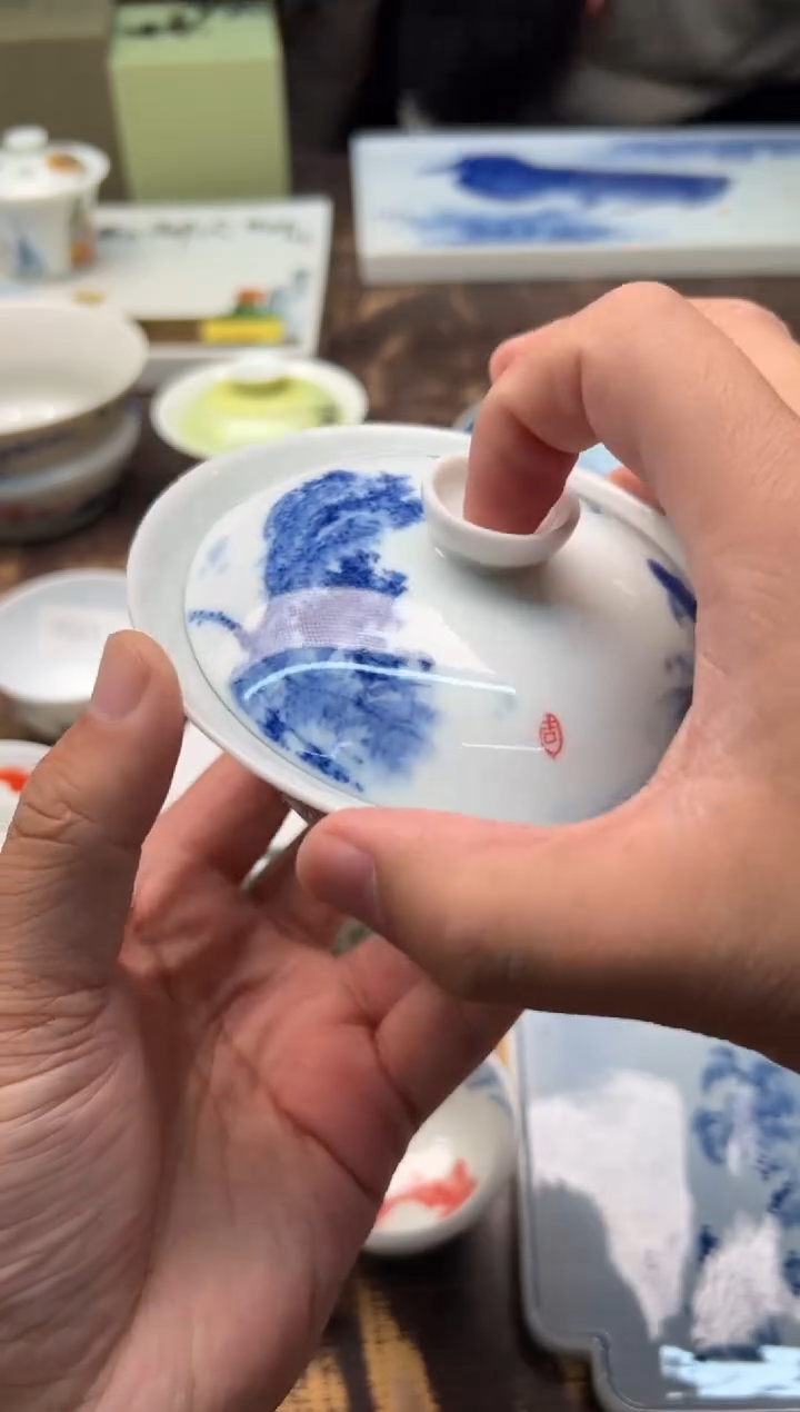 【闪购商品】/朱清青花鱼马蹄大盖碗