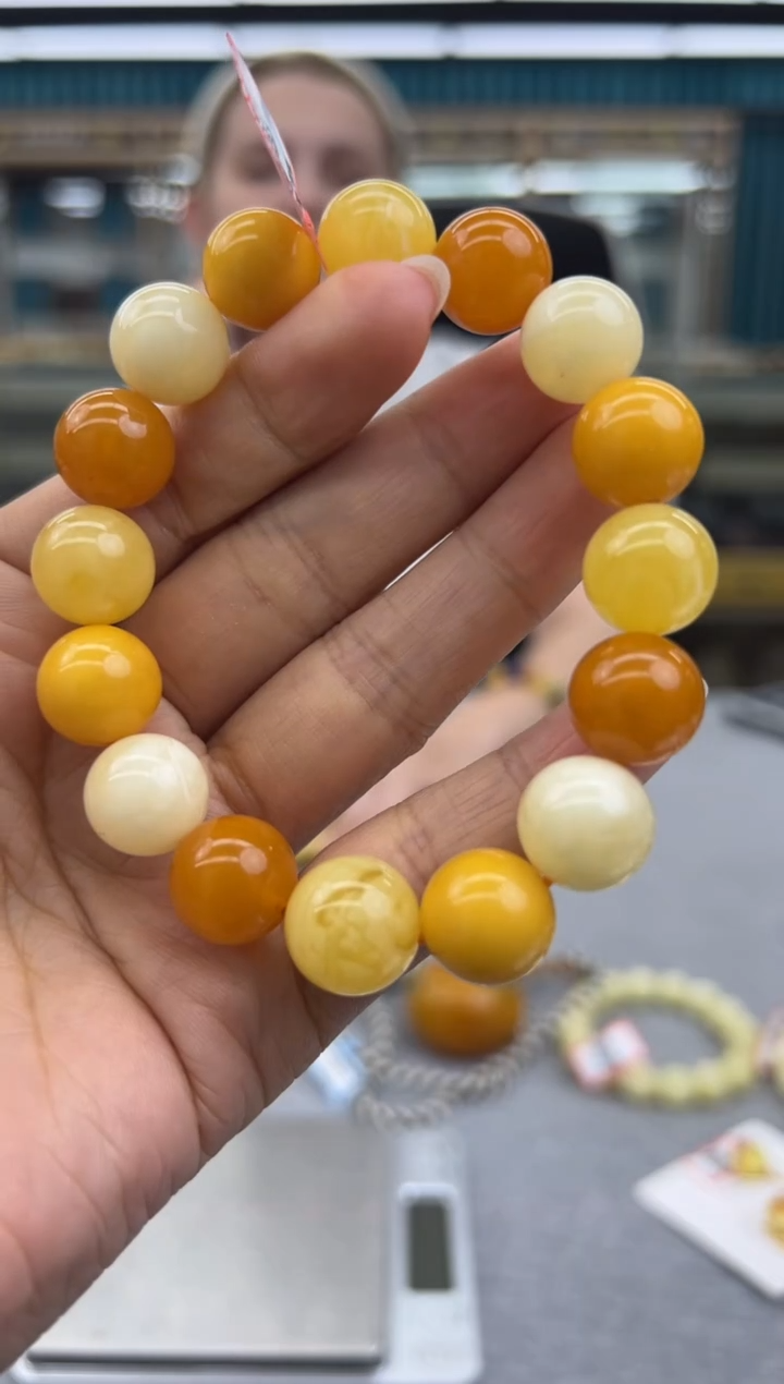 未镶嵌琥珀手链129秒拍号假一罚十