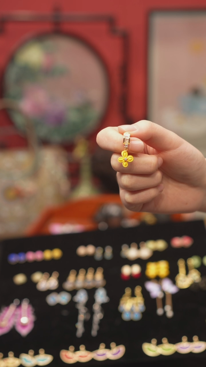 刺绣糯***乐非遗手工绒花饰品