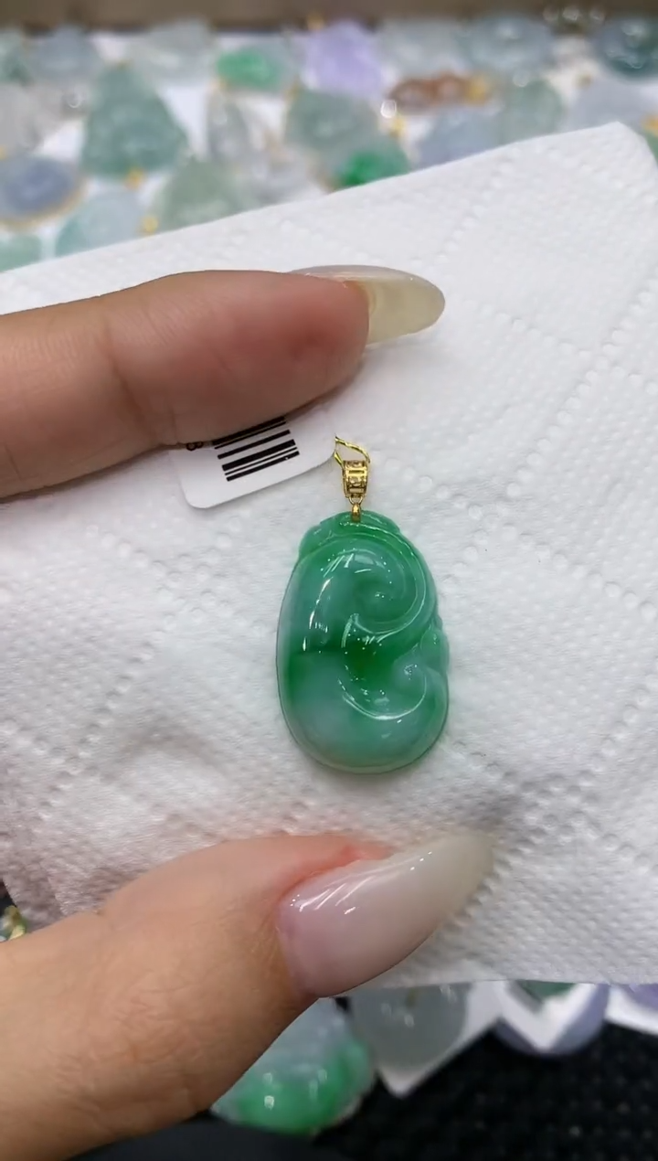 颈饰18K金镶嵌翡翠111111111111