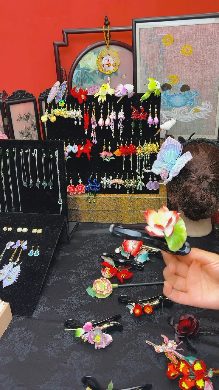 刺绣非遗手工绒花饰品