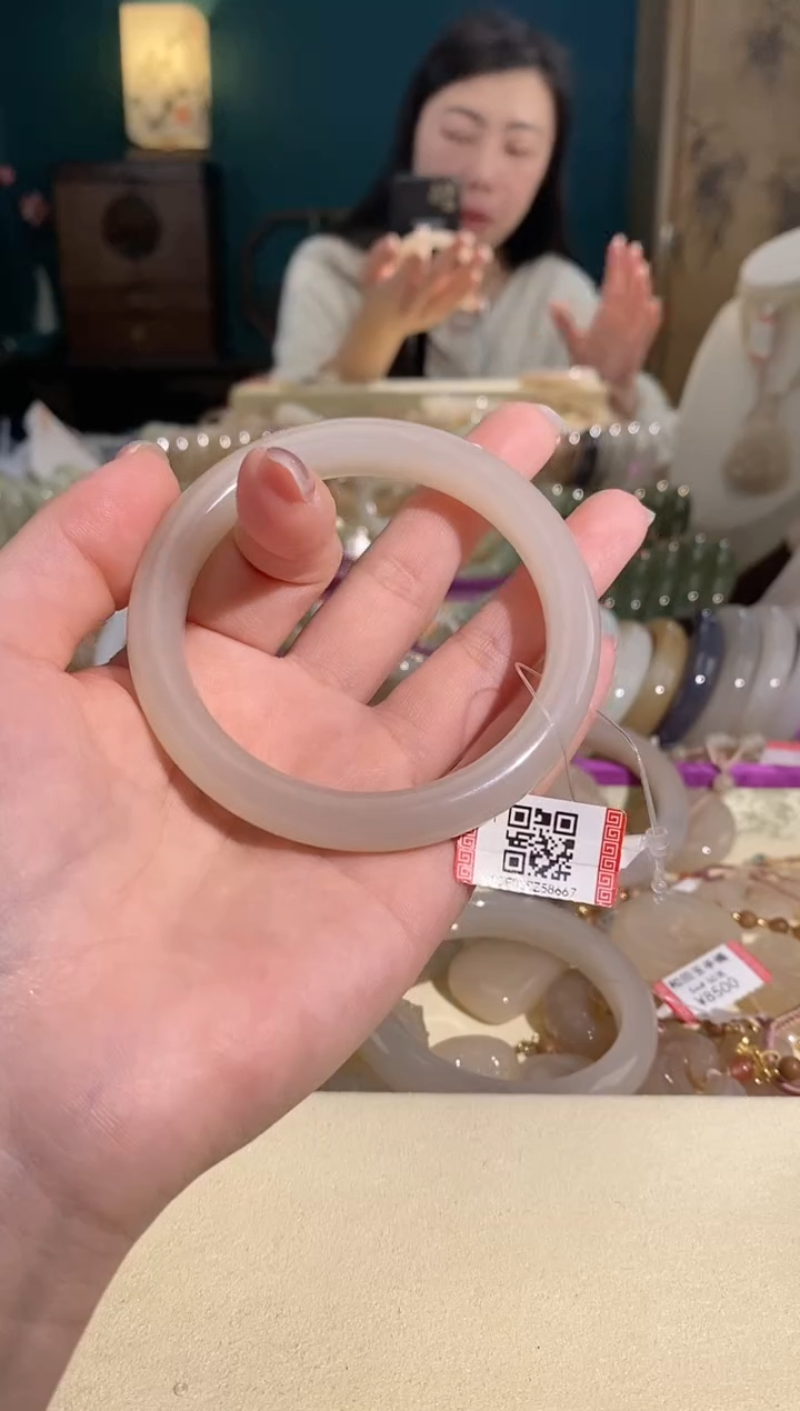 【闪购商品】和田玉手镯未镶嵌手镯58