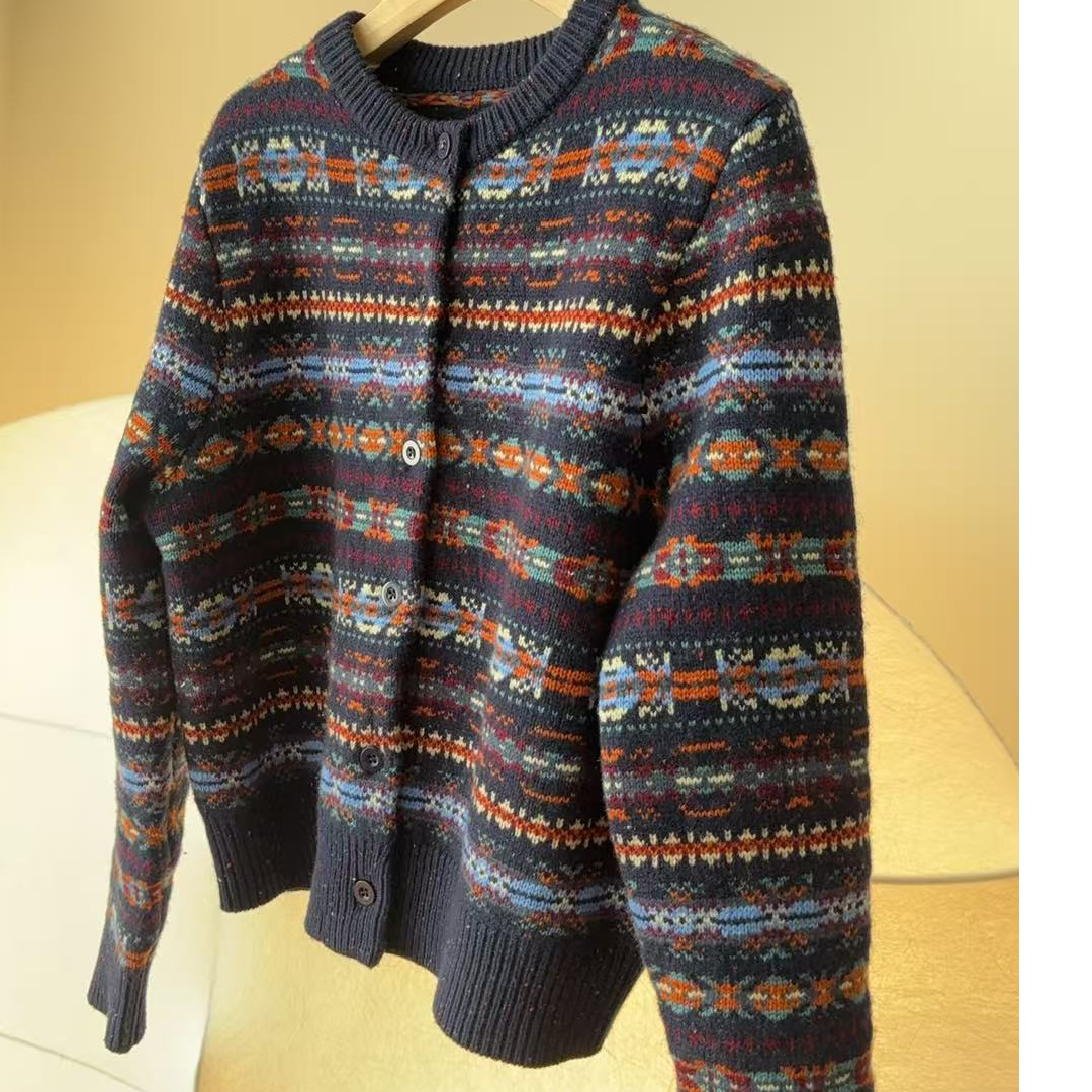 7203新款费尔岛圆领针织开衫