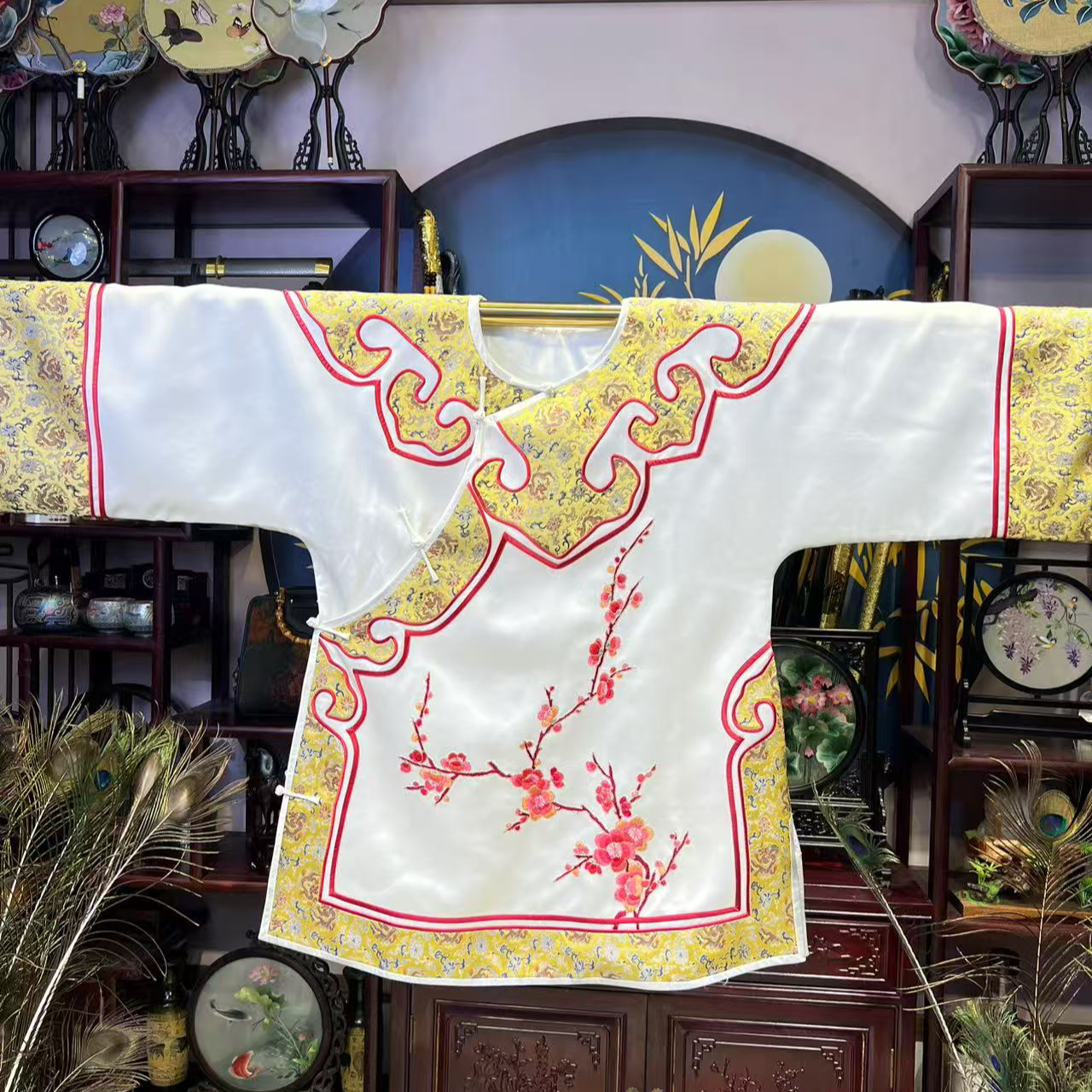 孤品非遗传承白色圆领斜襟桑蚕丝宋锦包边梅花老绣片中长款太太服
