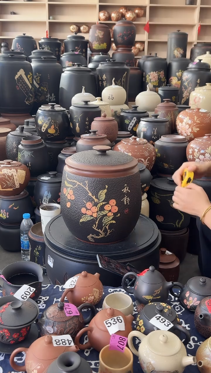 罐完品 茶缸高30cm锤纹黑色   686