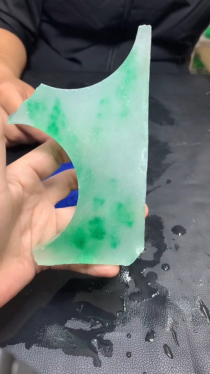 玉冰飘花边角毛胚