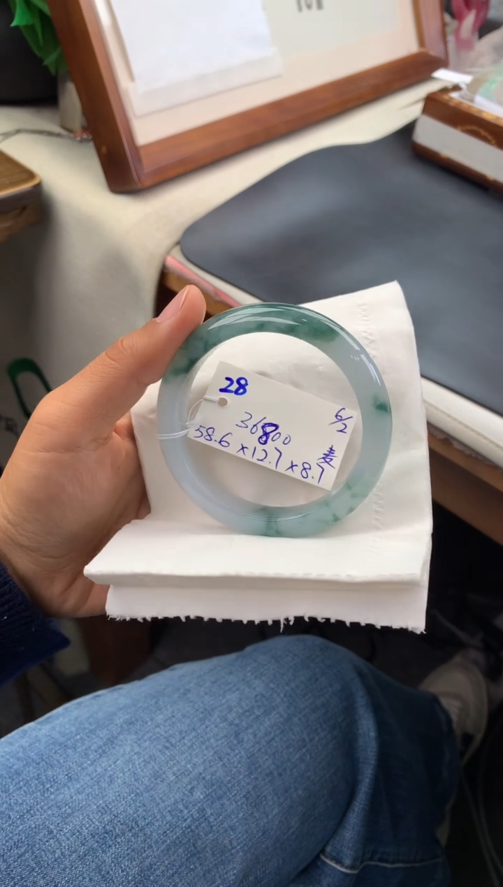 【闪购商品】翡翠手镯未镶嵌玉手镯