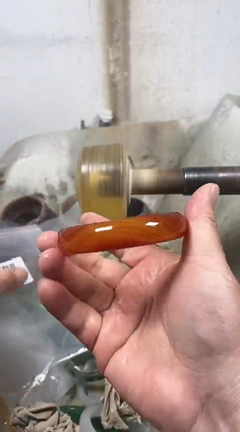 【闪购商品】石英质玉手镯未镶嵌65+938