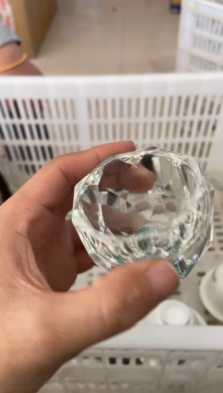 无运费险有瑕疵的摄影的产品有使用过的痕迹有点脏介意勿拍杯