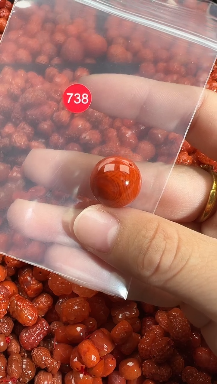 颈饰未镶嵌南红玛瑙1