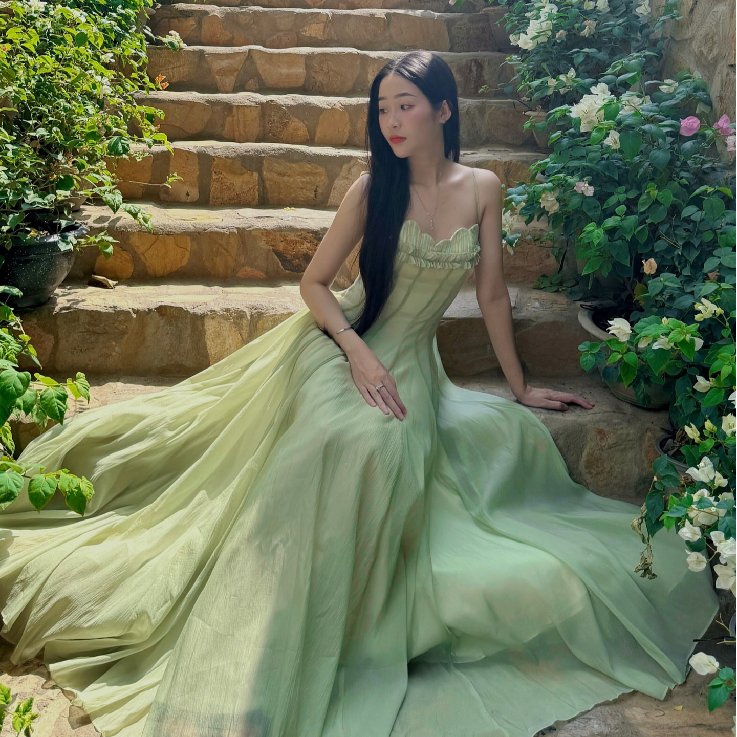 Younger Lady绿野仙踪小清新吊带连衣裙越南小众度假风抹胸大摆裙