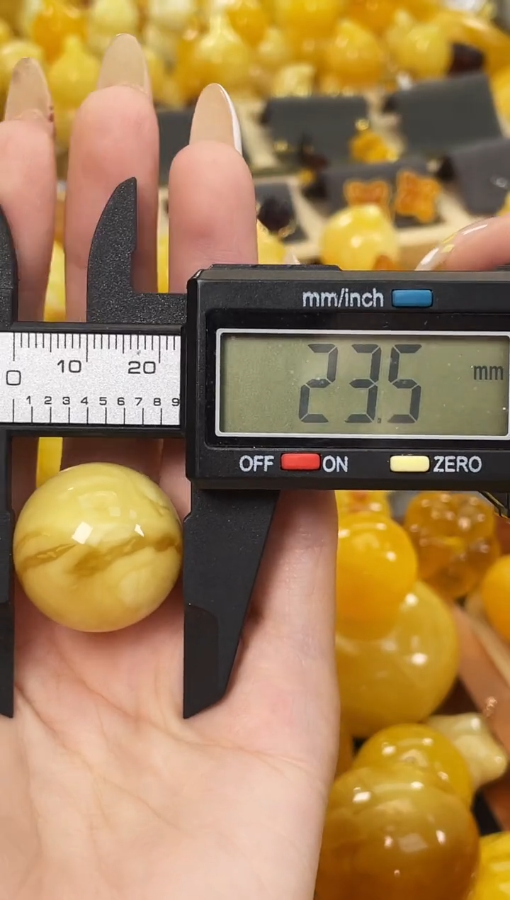 裸石琥珀未镶嵌j83