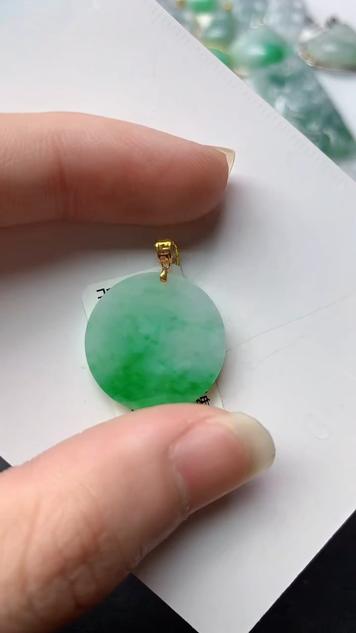 【闪购商品】翡翠颈饰18K金镶嵌7.........