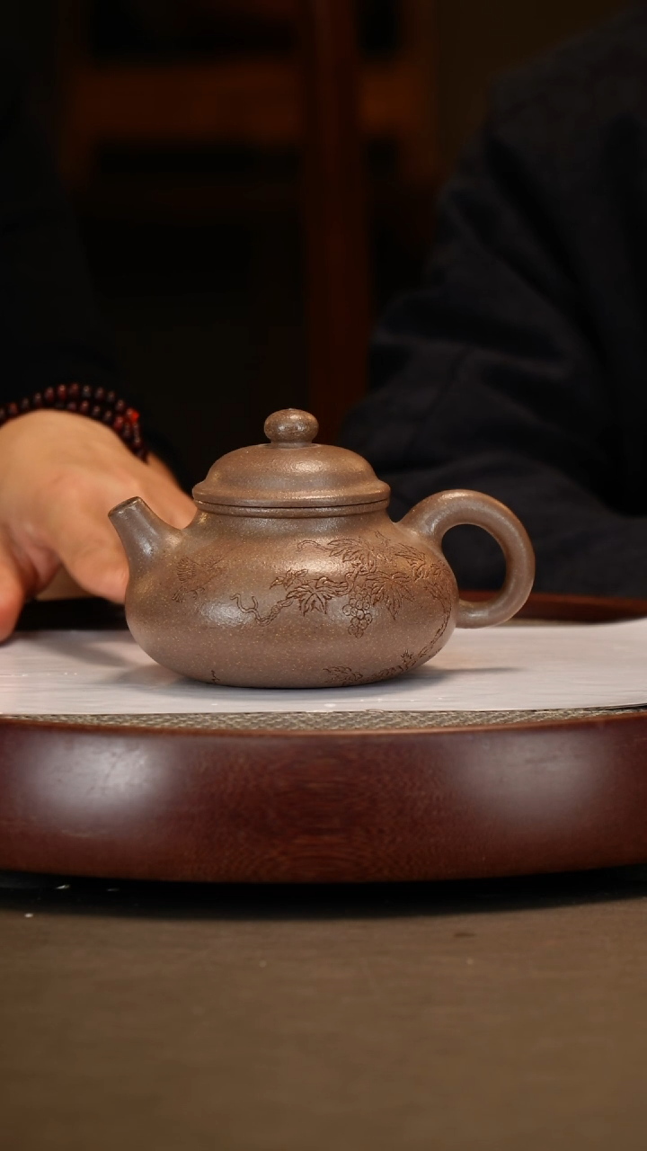 【闪购商品】紫砂茶壶【陈小听】手磨泥容天   380CC