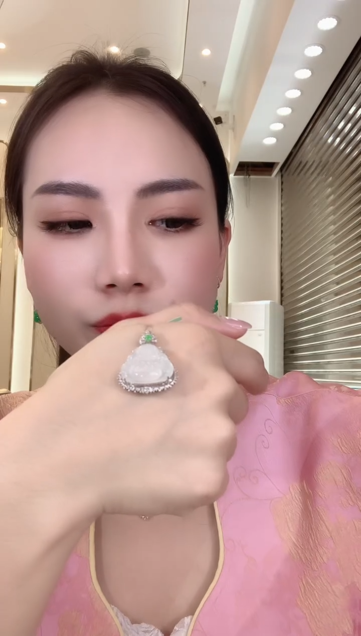 【闪购商品】翡翠18K金镶嵌吊坠(不含链)W88