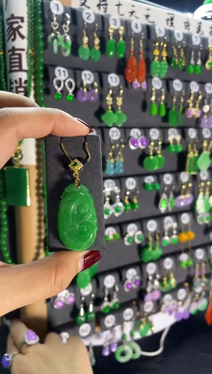 【闪购商品】翡翠耳饰银S925镶嵌233..