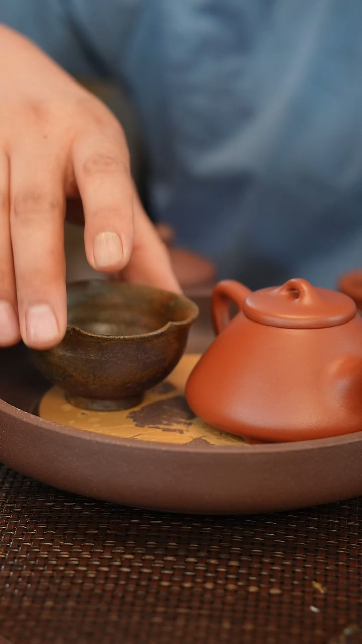 茶壶紫砂半手工朱泥石瓢170毫升，壶承小，柴烧杯