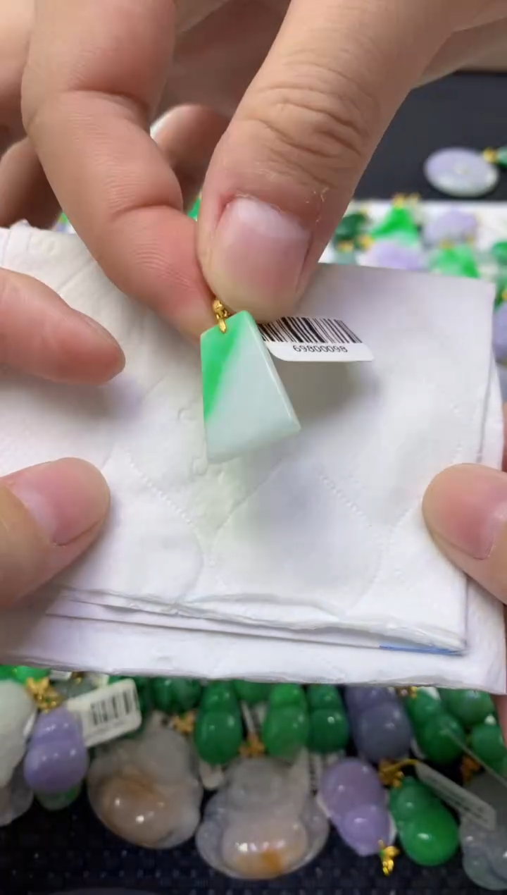 颈饰未镶嵌翡翠天然缅甸翡翠A货