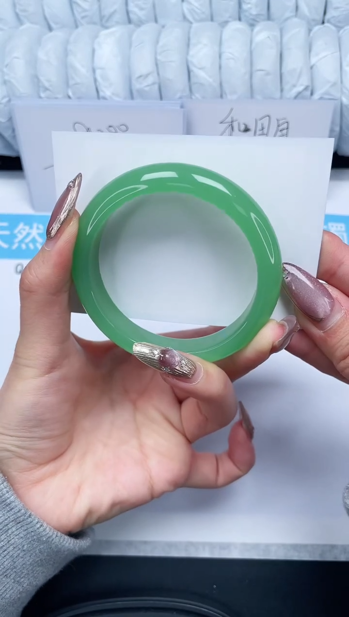 【闪购商品】石英质玉手镯未镶嵌119-53.5