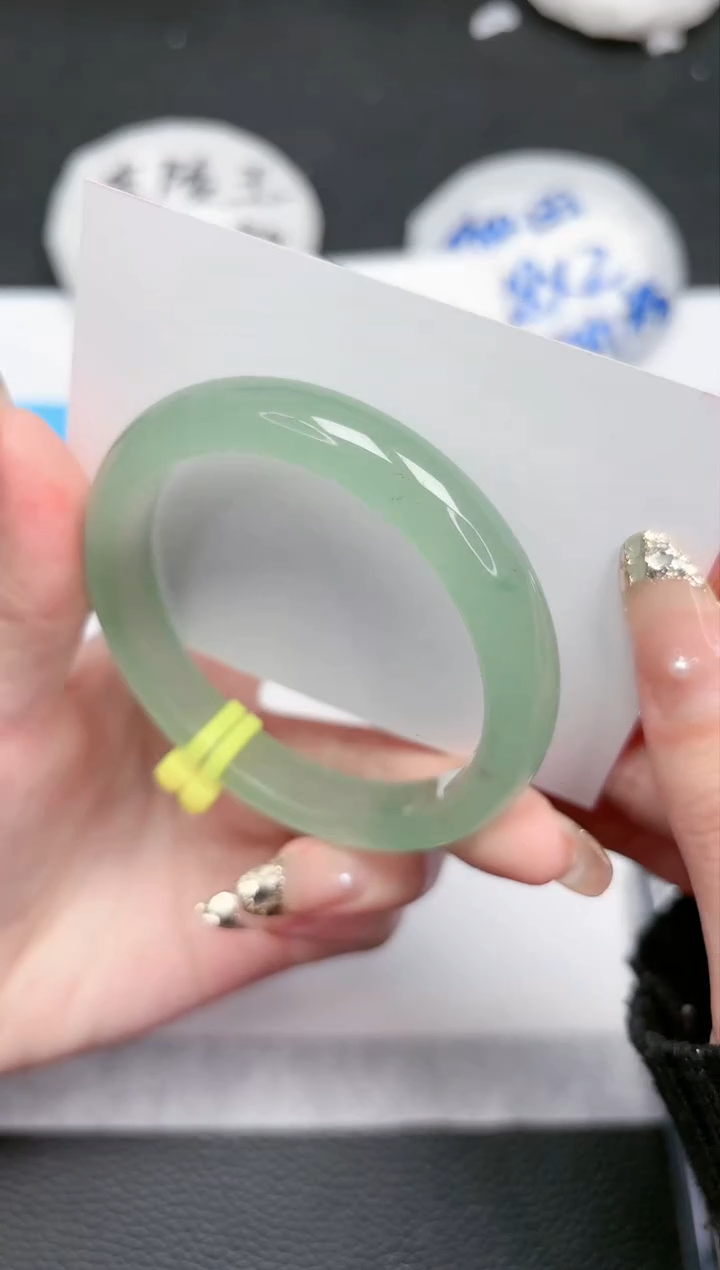 【闪购商品】石英质玉手镯未镶嵌80-56.2