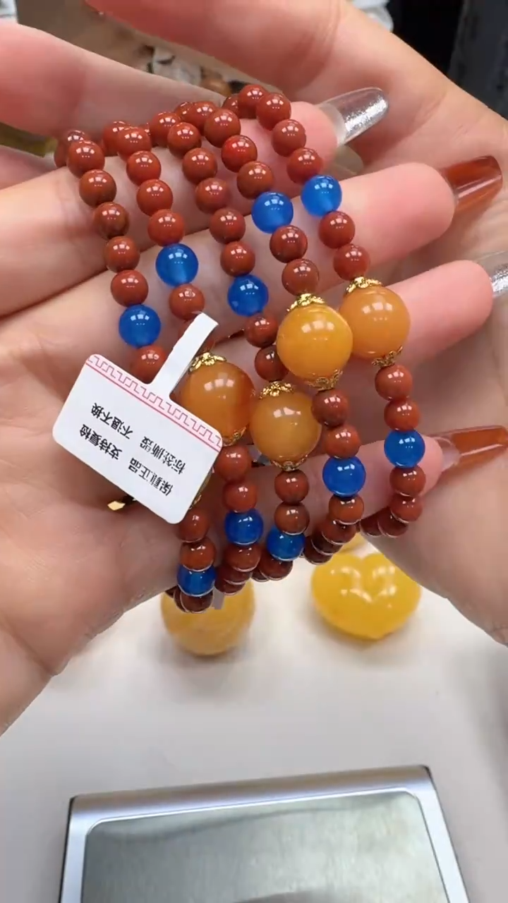 裸石琥珀未镶嵌随机一件