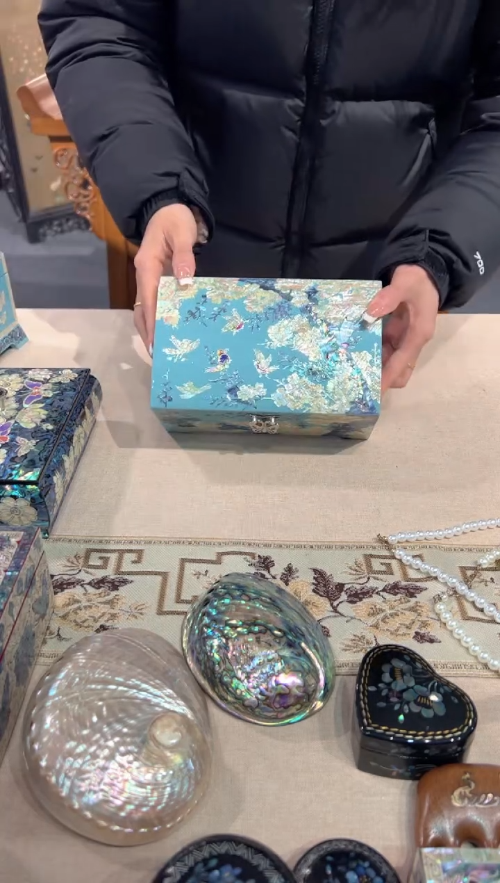 【闪购商品】按扣绒布底·弘贝雅螺钿漆器文化馆