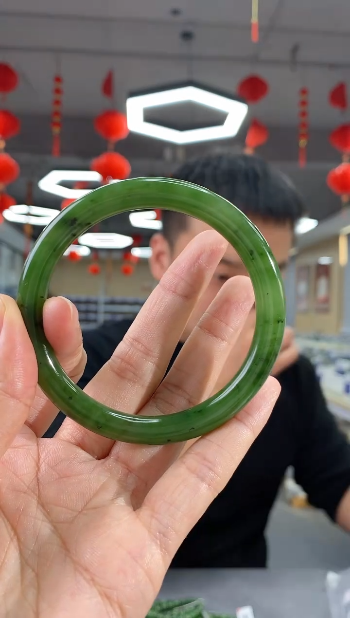 【闪购商品】和田玉手镯未镶嵌yp