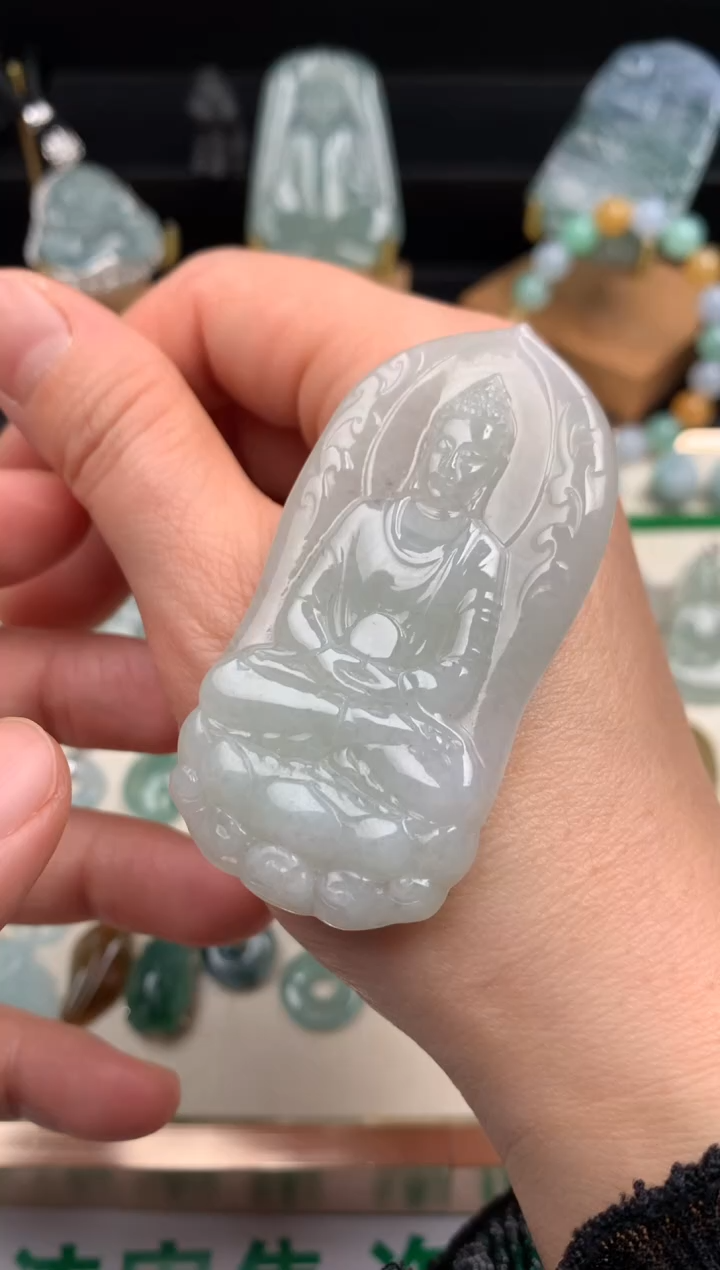 颈饰未镶嵌翡翠吊坠