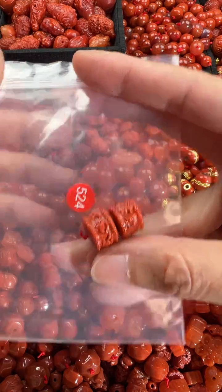 【闪购商品】南红玛瑙颈饰未镶嵌3