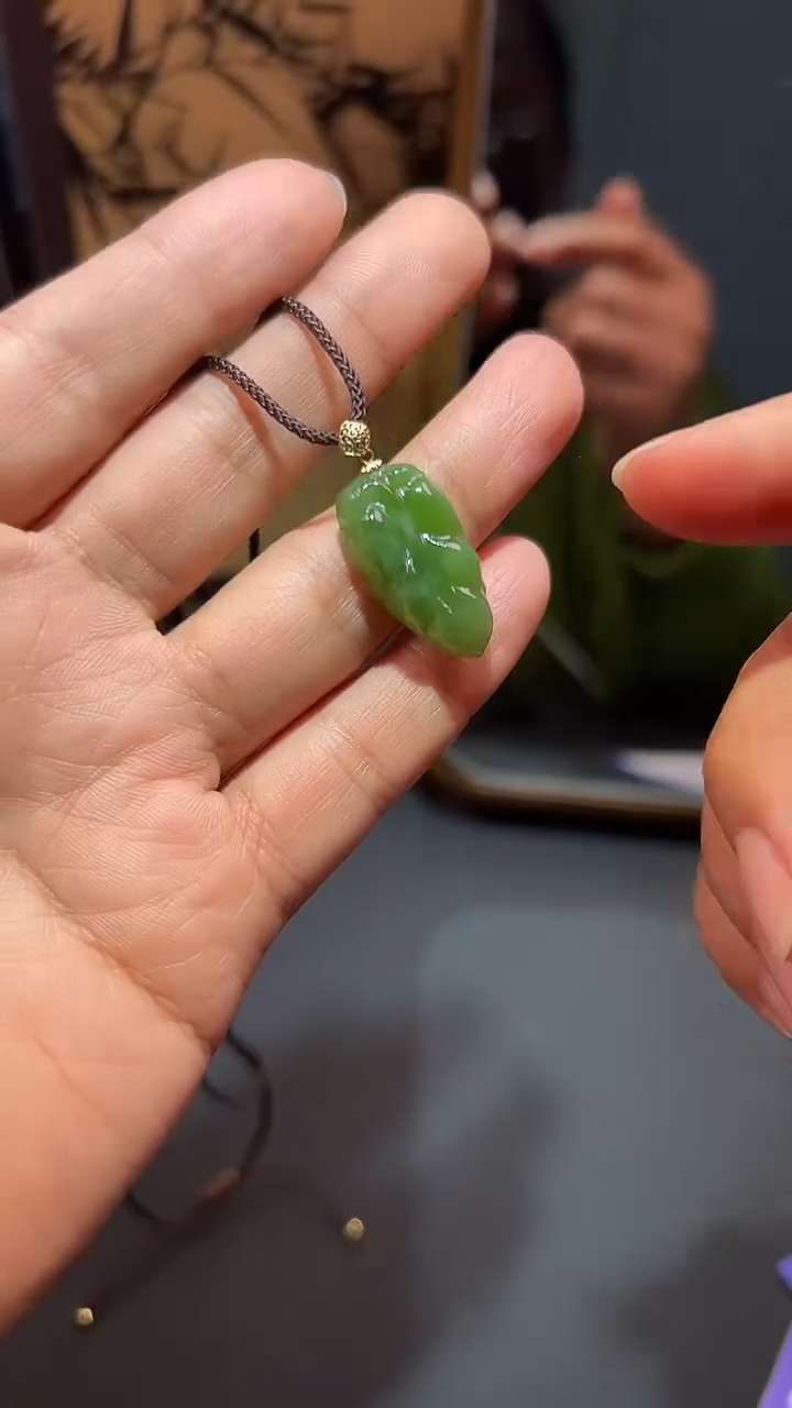 【闪购商品】和田玉（碧玉）颈饰18K金镶嵌随机多样性发一