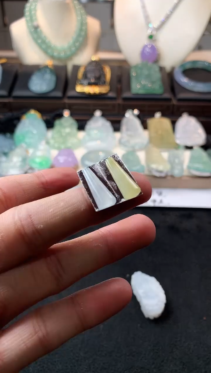 未镶嵌定制翡翠慕**士   5036毛货不退不换