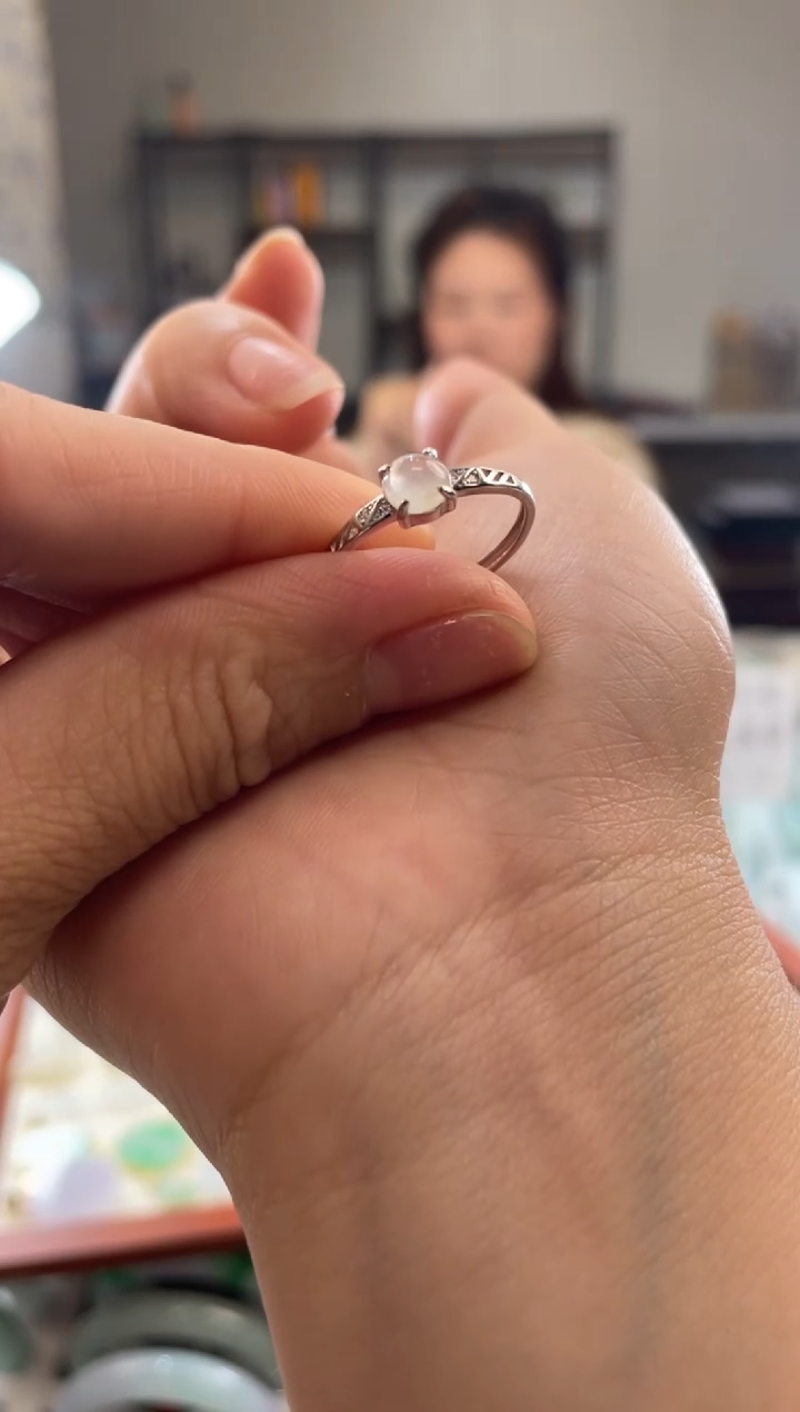 未镶嵌戒指翡翠多样性发一