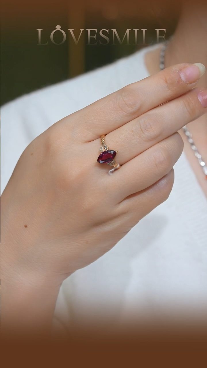 18K金镶嵌戒指石榴石008