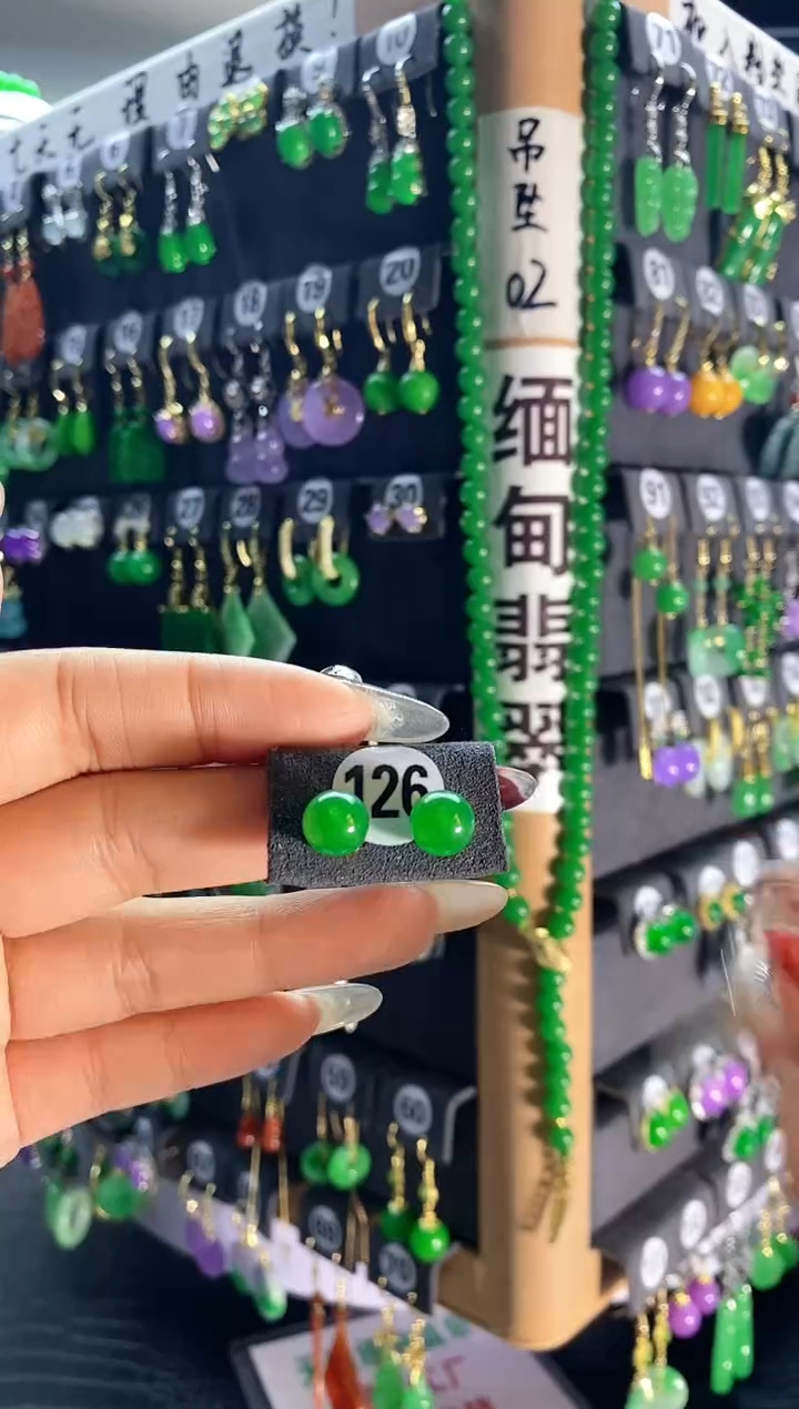 【闪购商品】翡翠耳饰银S925镶嵌126...