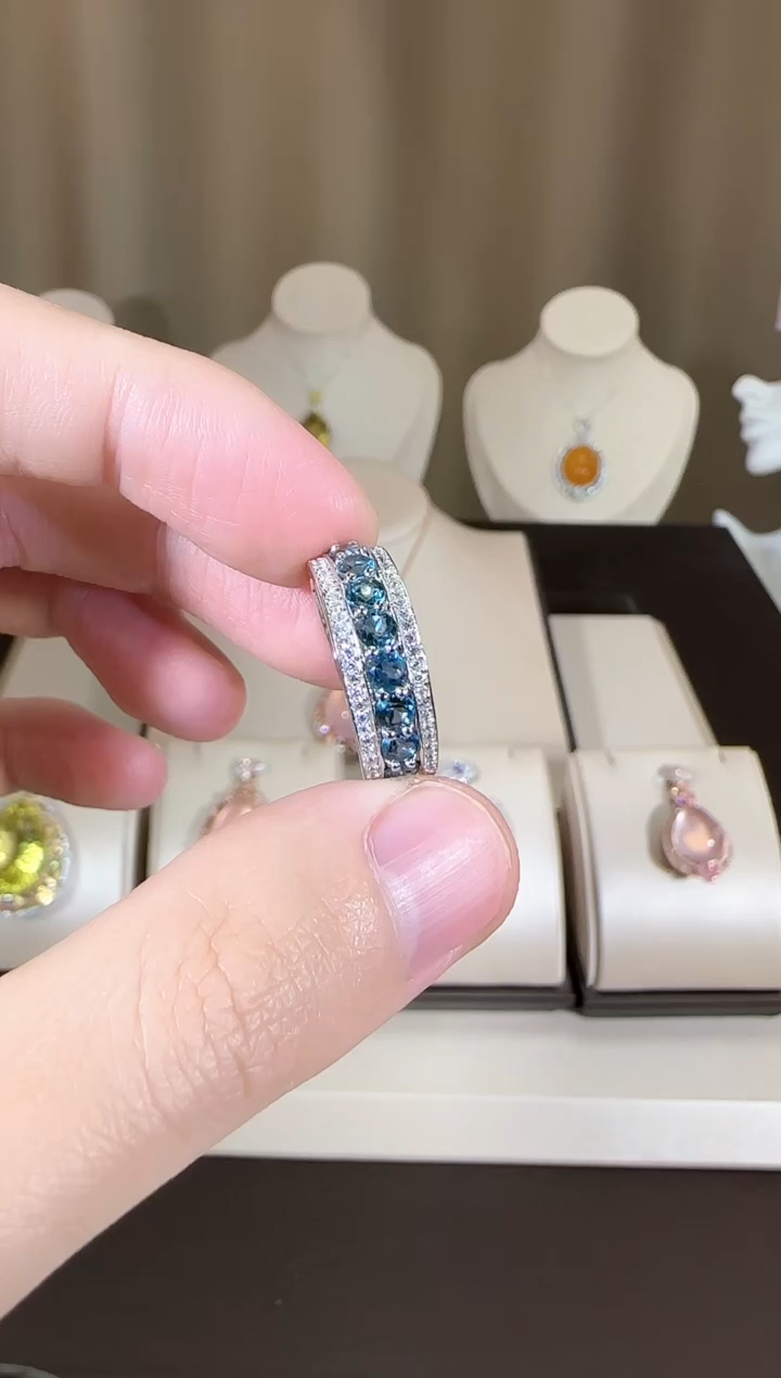 【闪购商品】托帕石戒指银S925镶嵌6mm排戒