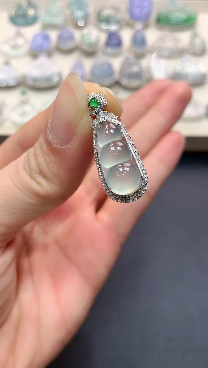 【闪购商品】翡翠吊坠(不含链)18K金镶嵌b100    