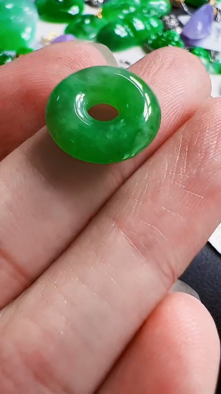 颈饰未镶嵌翡翠吊坠