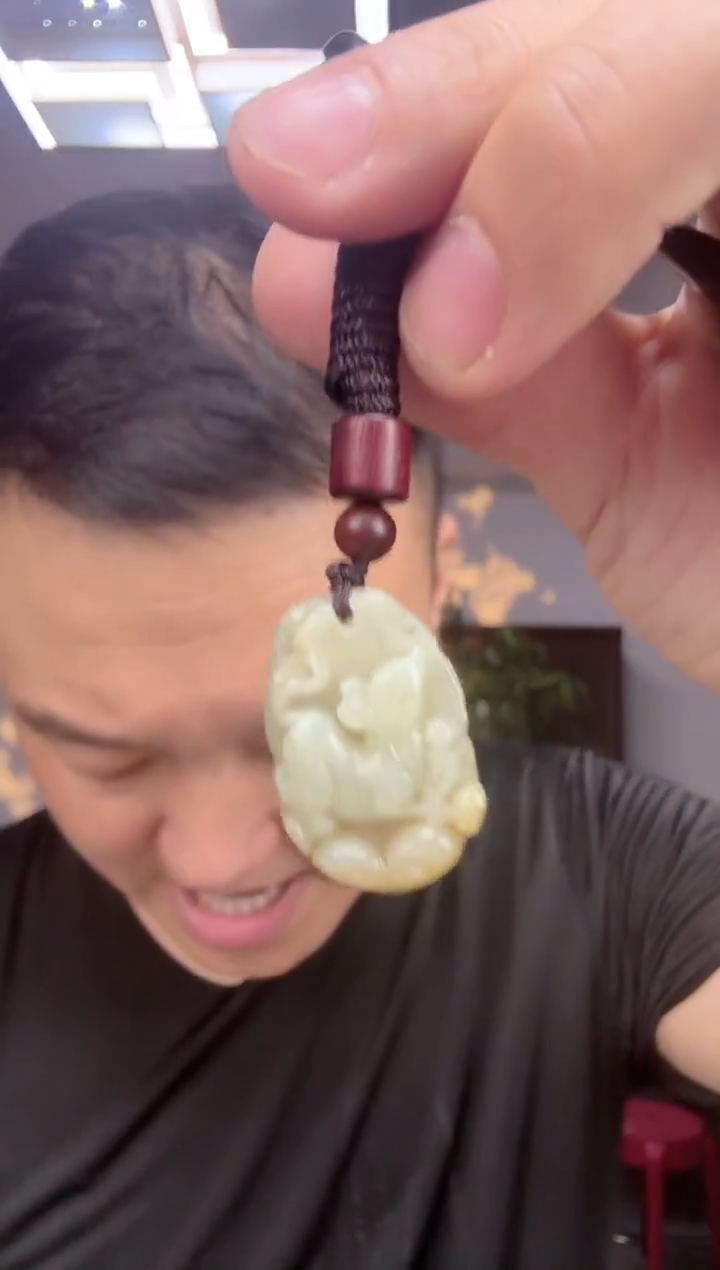 和田玉未镶嵌颈饰1