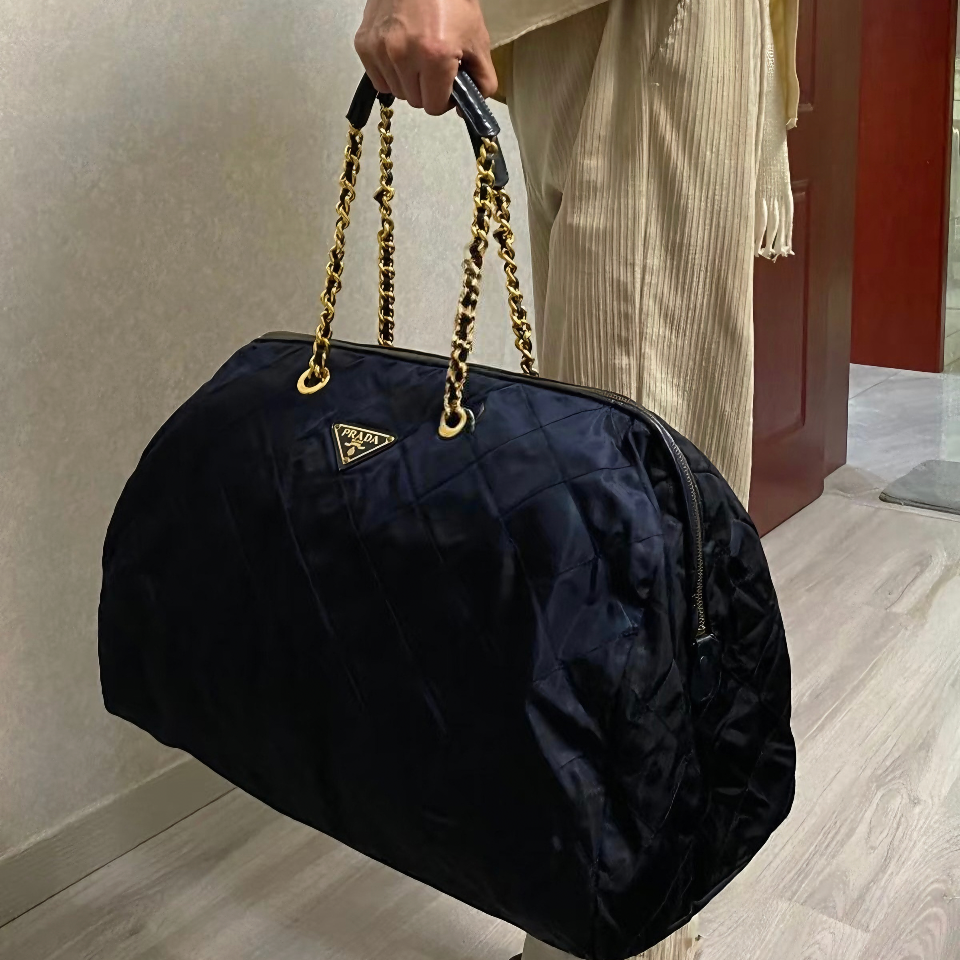 95新 Prada/普拉达 普拉达黑金XXL菱格尼龙保龄球单肩包 底长50