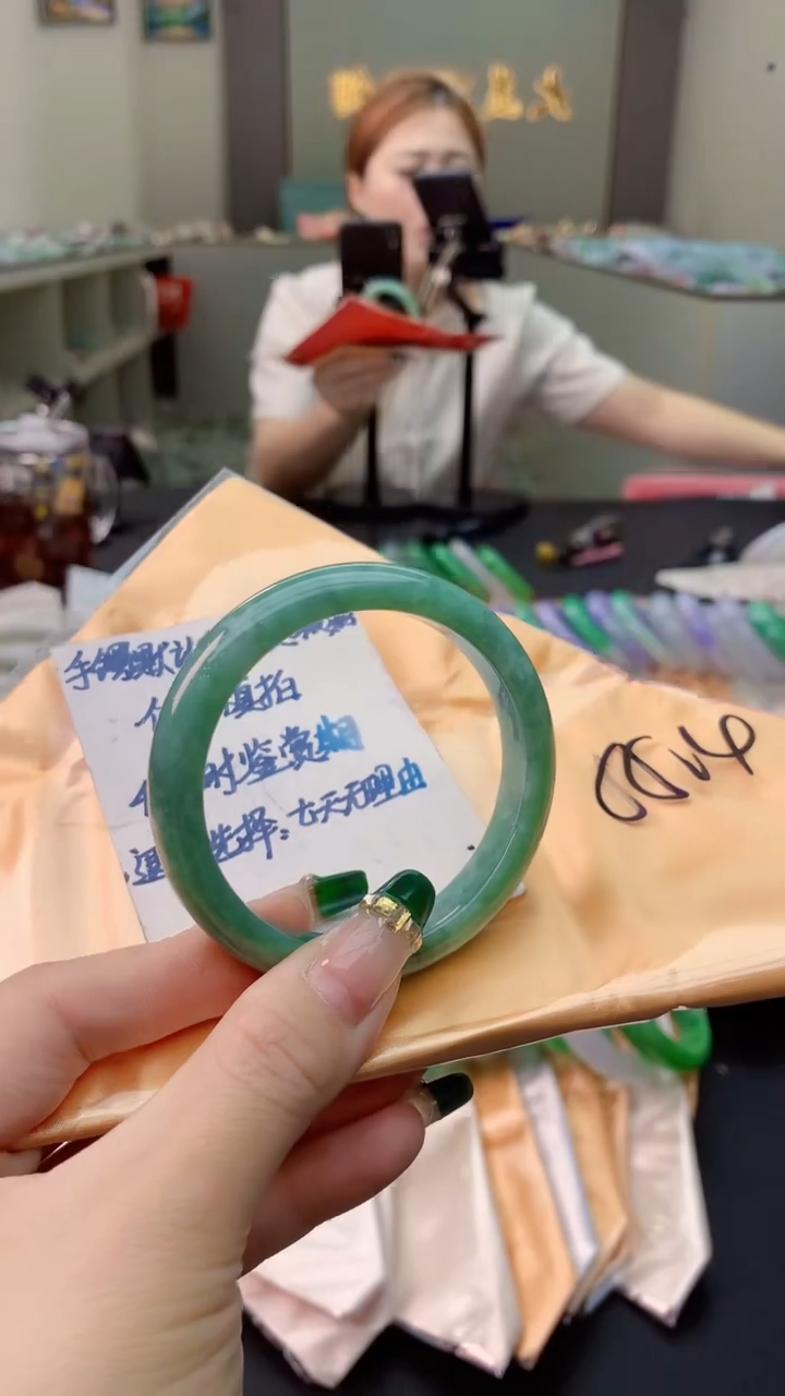 翡翠手镯未镶嵌0919112441