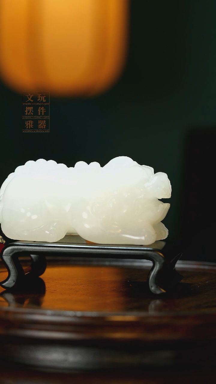 玉《守望貔貅》手把件摆件