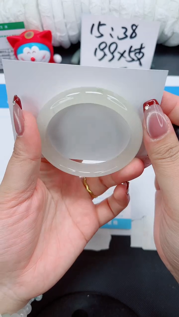 【闪购商品】石英质玉手镯未镶嵌36