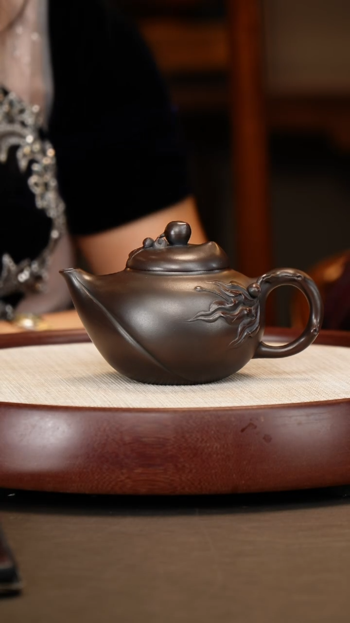 【闪购商品】紫砂茶壶【朱持平】 紫檀泥圣桃  340CC