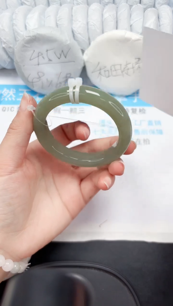 【闪购商品】石英质玉手镯未镶嵌334-56.3