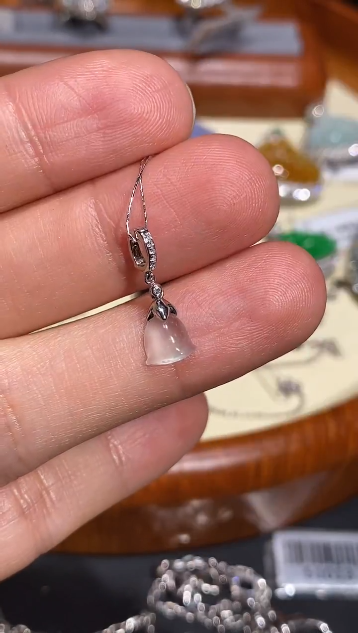 【闪购商品】翡翠吊坠(不含链)18K金镶嵌吊坠