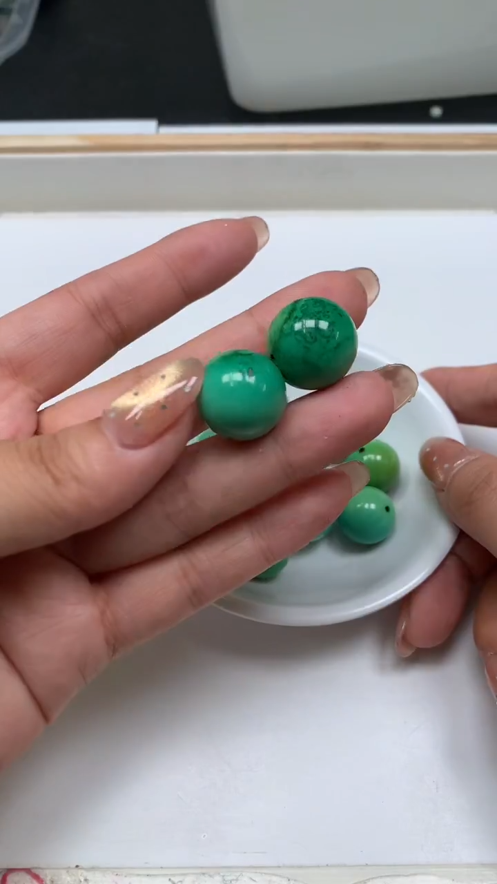 未镶嵌玛瑙手饰D391 黄皮 高瓷绿 16mm1个8元